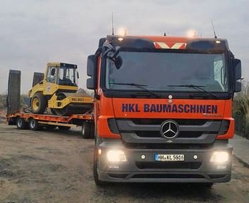 Baumaschinen Transport von HKL
