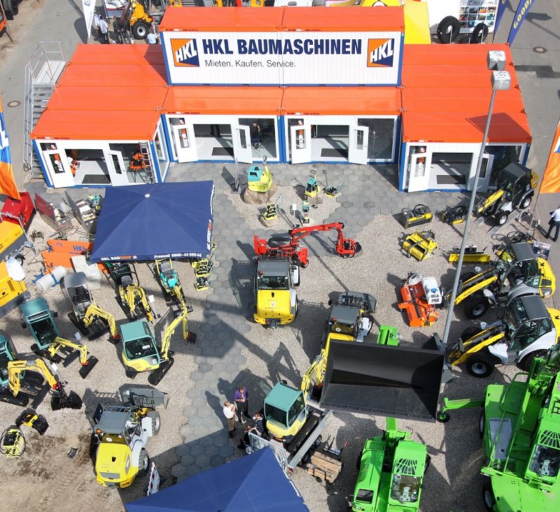 HKL BAUMASCHINEN präsentiert sein umfangreiches Angebot an Mietmaschinen auf der NordBau 2013