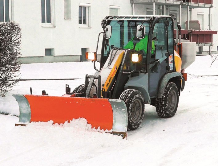 Mit HKL Mietmaschinen zu schneefreien Straßen