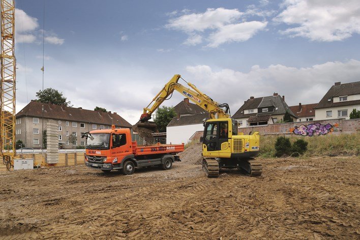 Im Bielefelder Stadtbezirk Schildesche entsteht mithilfe zahlreicher Baumaschinen aus dem HKL MIETPARK ein modernes Wohnungsprojekt