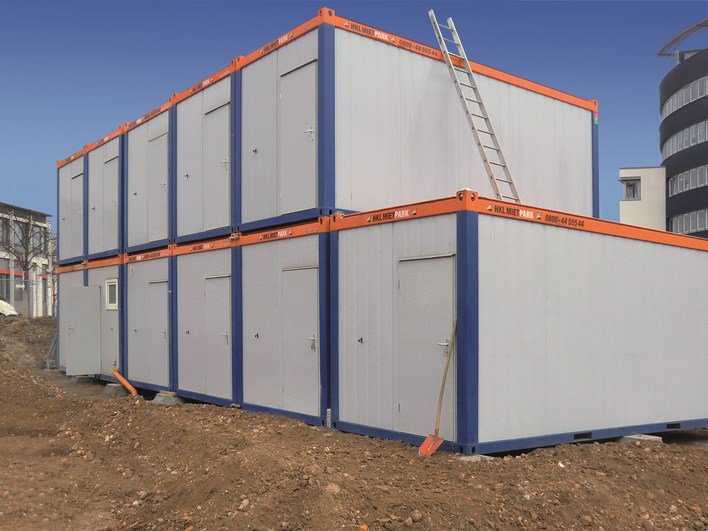 Die zweistöckig konzipierte Containeranlage von HKL nutzt den verfügbaren Platz effizient