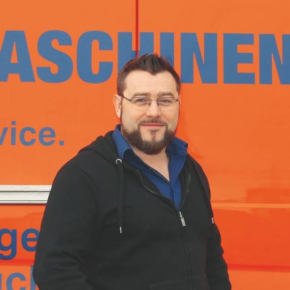 Emmerich Tauscher ist Betriebsleiter im HKL Center Wiener Neudorf.