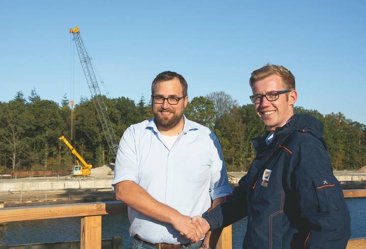 Vertraute Zusammenarbeit zwischen Johann Bunte und HKL: Bauleiter Tobias Pohlabeln (links) und Kundenberater Thomas Homölle.