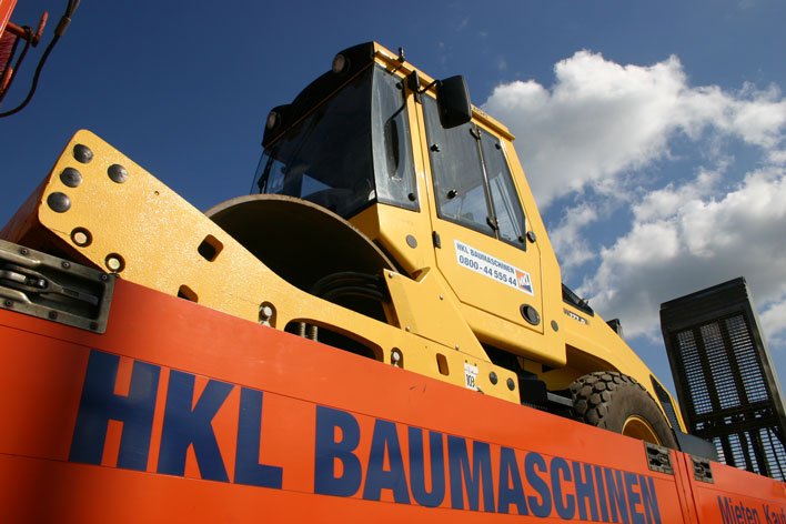 Transportservice und Baustellenlogistik von HKL BAUMASCHINEN