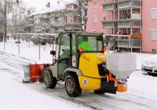 Schneefreie Straßen mit HKL Mietmaschinen