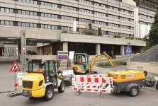 Neugestaltung der Außenanlage des Wiener AKH mit Maschinen von HKL